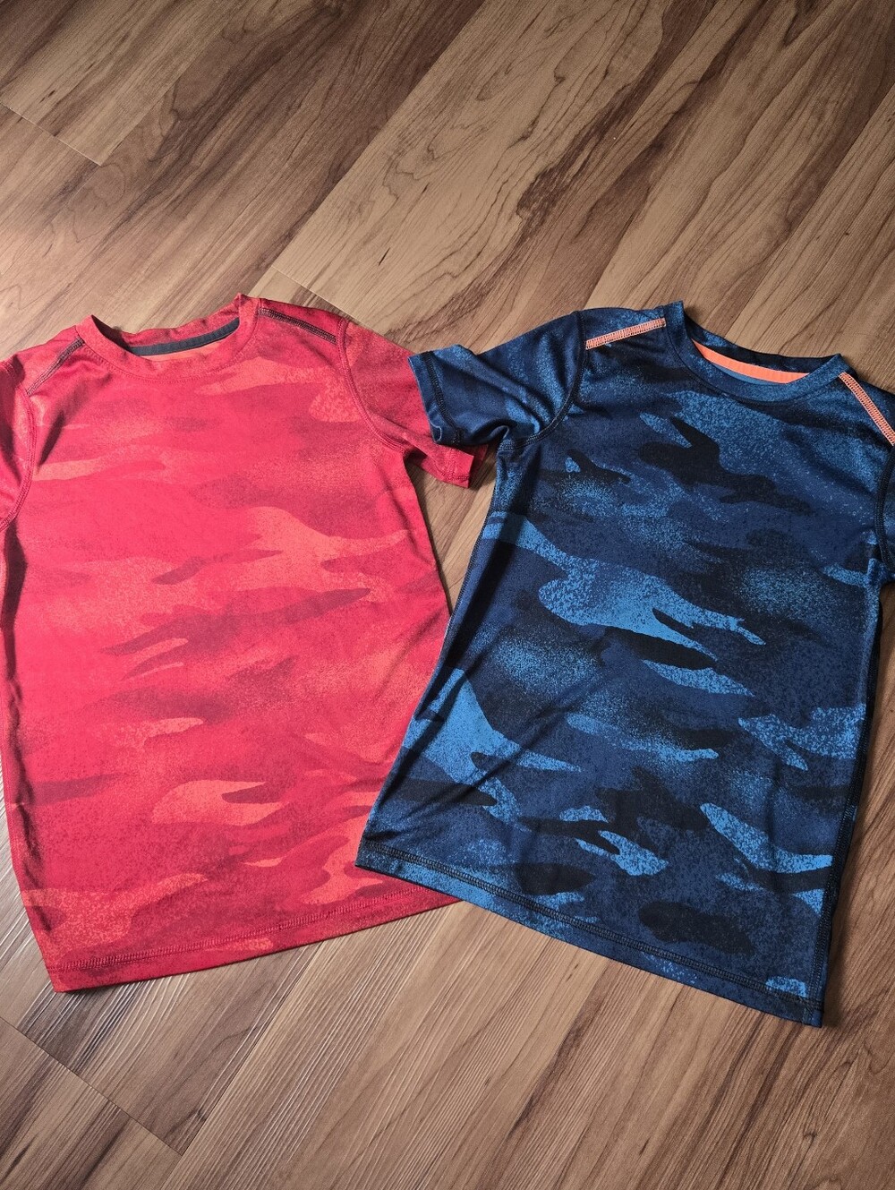 all in motion set of 2 Red & Blue Camo Athletic tee set of 2 EUC Small (6/7)